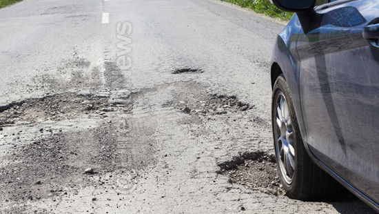 Motorista que sofreu acidente por causa de buraco será indenizada por danos materiais